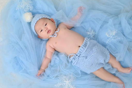 安达孕妇肚子上长红点